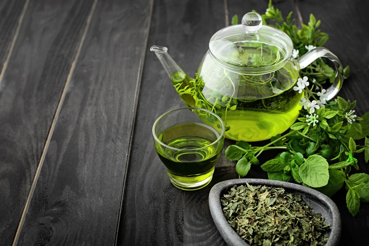 Green tea helps fight skin damage and ageing, helps weight loss 